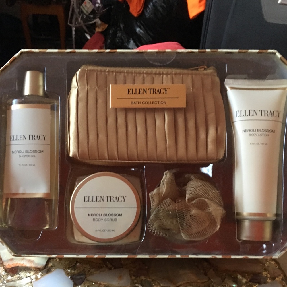 Smell Goods😀Ellen Tracy Neroli Blossom Collection